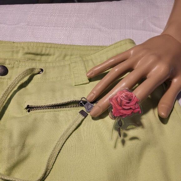 Liz Claiborne, Not Worn, Women's Green shorts, Size 12 - Picture 5 of 9